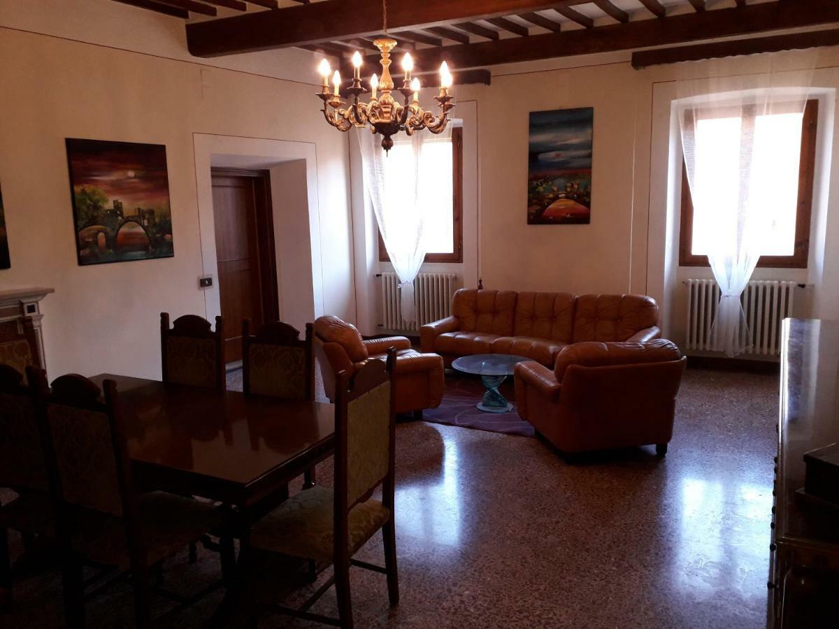 La Galleria Citta di Castello Luaran gambar